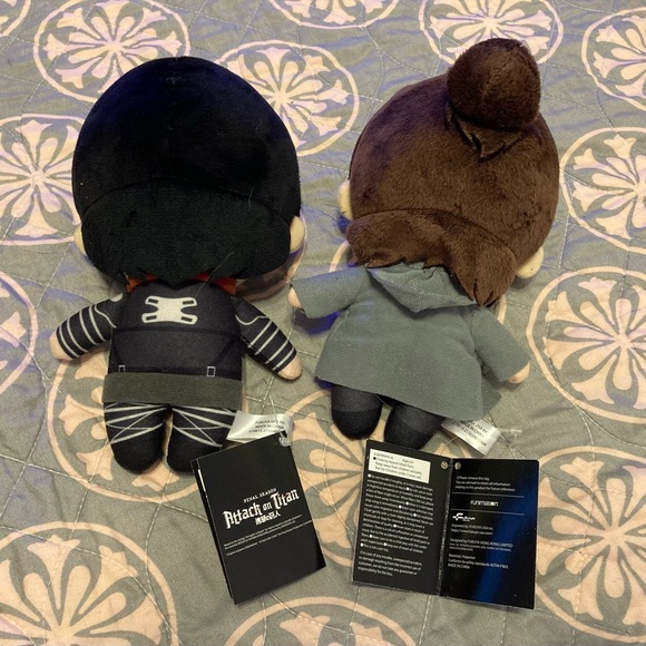 Attack on Titan Eren & Mikasa UFO Catcher Plushie Set - Picture 2 of 2